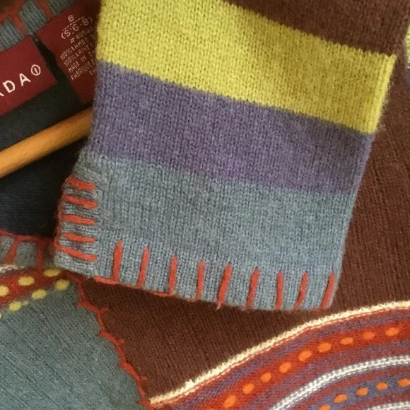 Multicolor Patchwork V-Neck Sweater - Picture 5 of 8